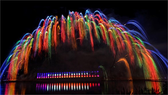 Highlights of creative fireworks by hua-huo troupe